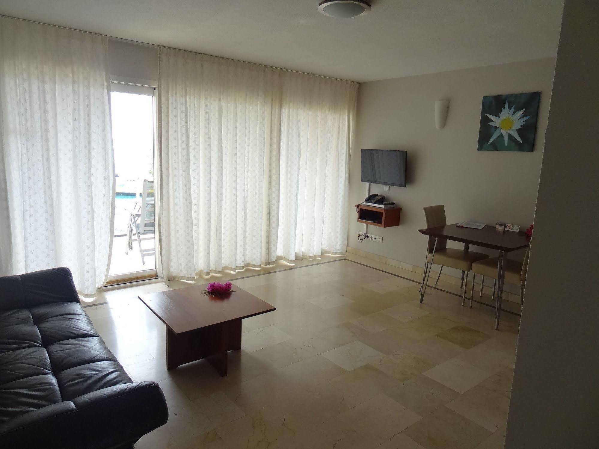 Bonaire Seaside Apartments ภายนอก รูปภาพ